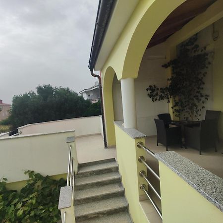 Apartment Roncevic Vrsi Exterior photo